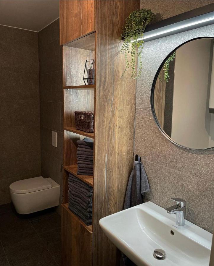 Prima Apartman Dolni Morava Exterior photo